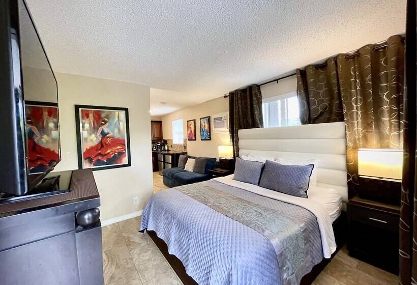 استودیو کامفورت, Sheridan Suites Apartments