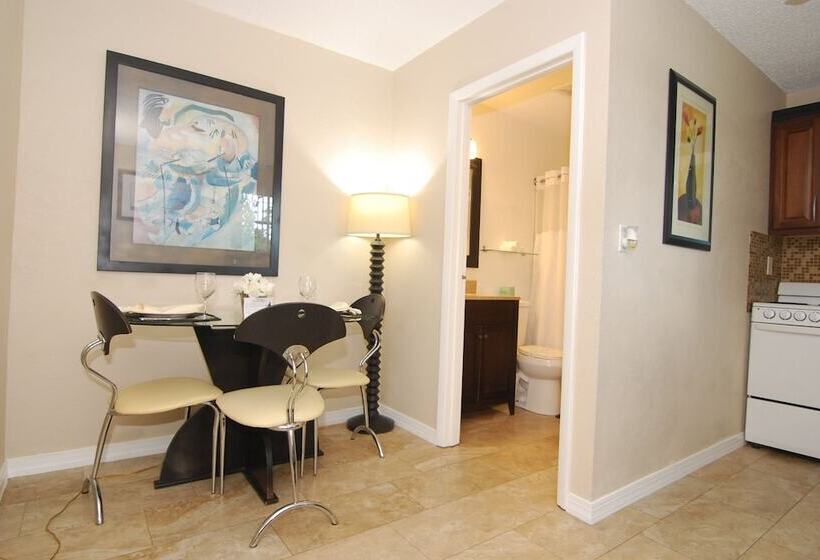 استودیو کامفورت, Sheridan Suites Apartments