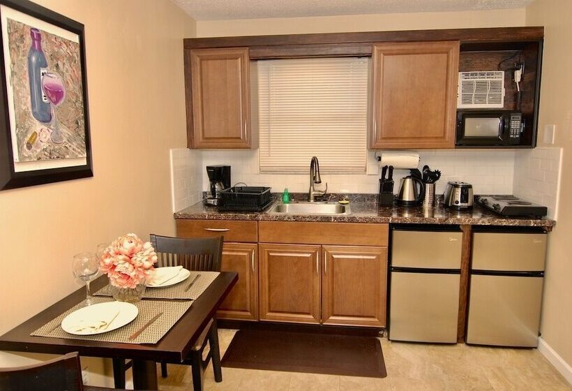استودیو کامفورت, Sheridan Suites Apartments