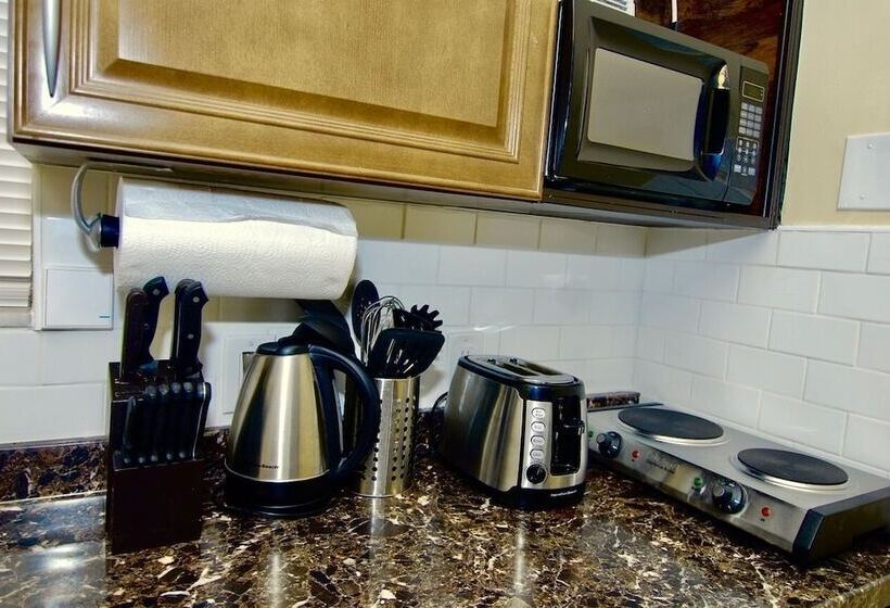 استودیو کامفورت, Sheridan Suites Apartments