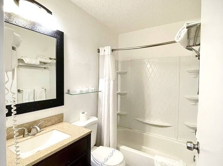 استودیو کامفورت, Sheridan Suites Apartments