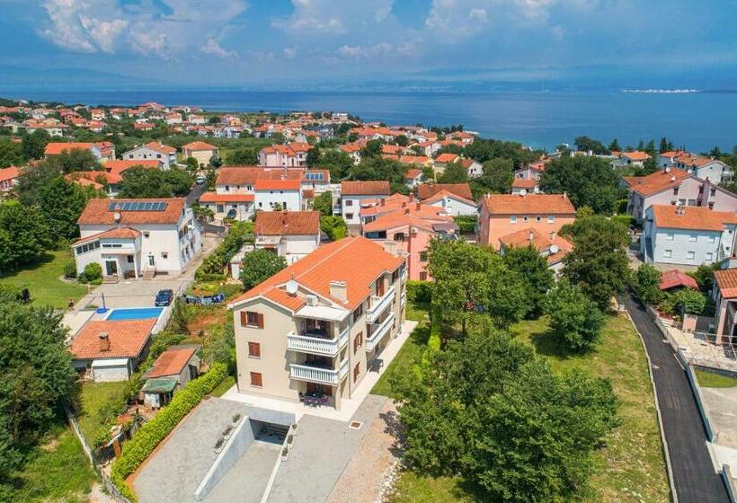 آپارتمان 1 خوابه همکف, Apartments Mike