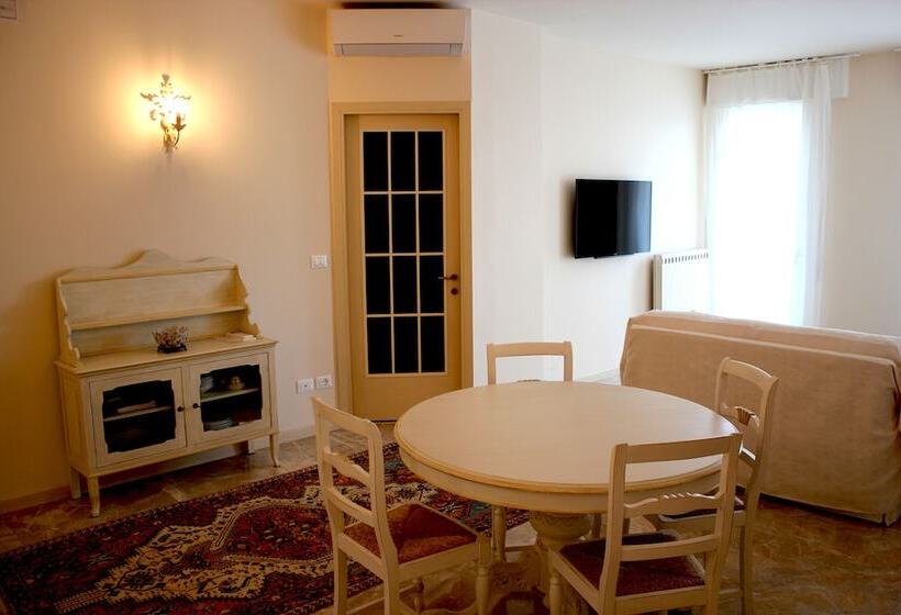آپارتمان 2 خوابه, Casa Camilla City