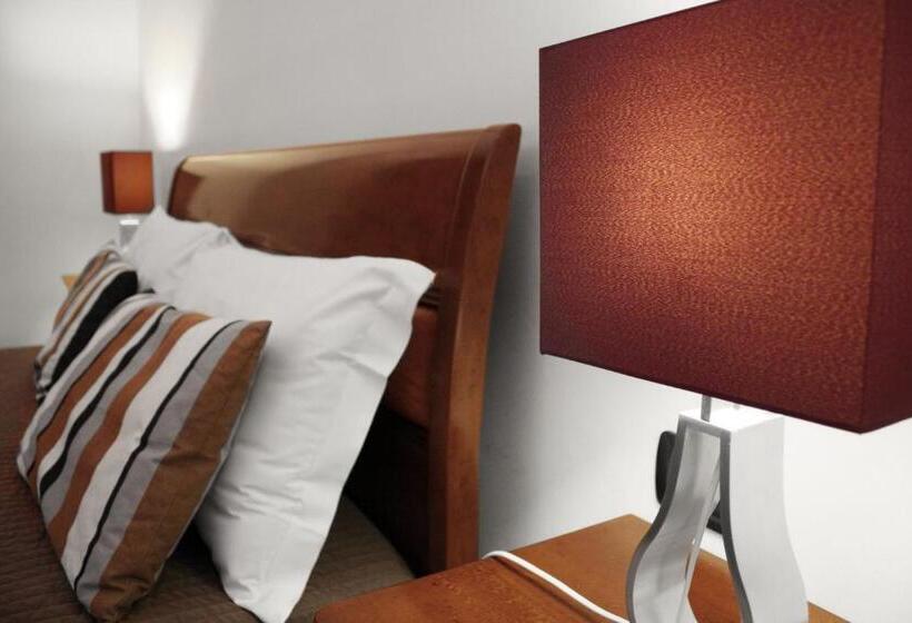استودیوی استاندارد, Roma Resort Termini