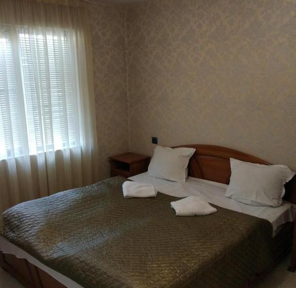 Standard Triple Room, Family Hotel Kartala