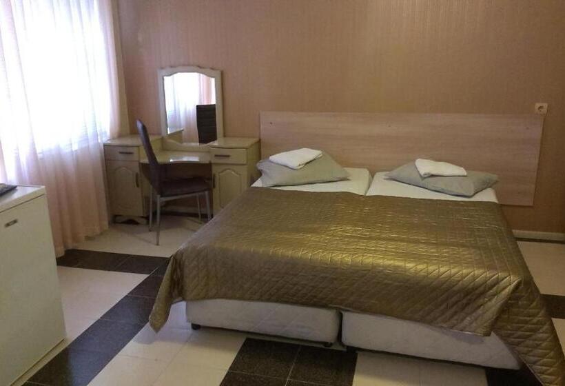 1 Bedroom Apartment with Balcony, Family Hotel Kartala