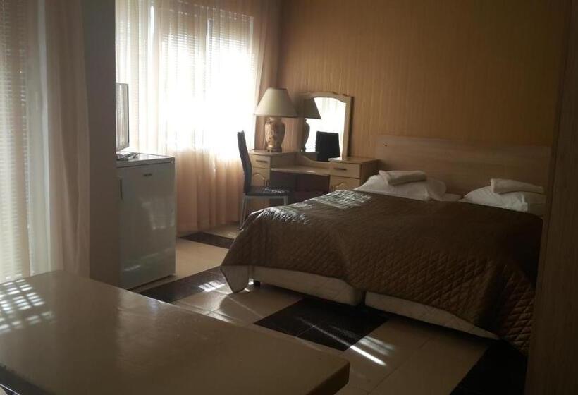 1 Bedroom Apartment with Balcony, Family Hotel Kartala