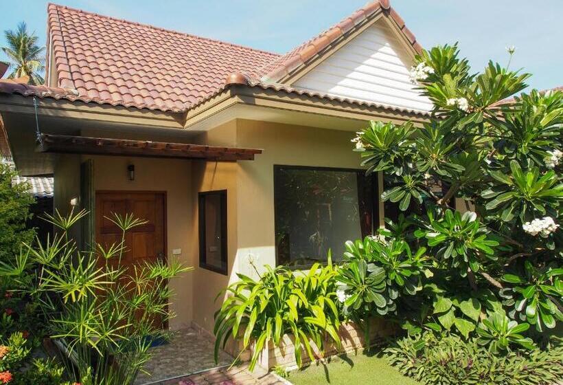 اتاق سوپریور با چشم‌انداز باغ, Nid's Bungalows