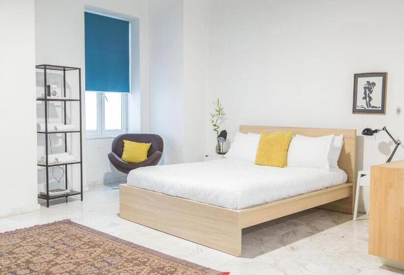 Superior studio with balcony, Concierge Downtown