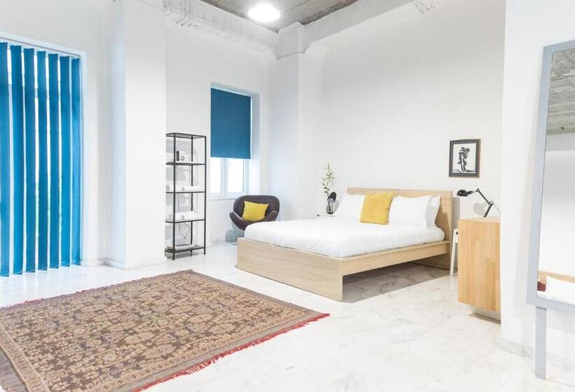 Superior studio with balcony, Concierge Downtown