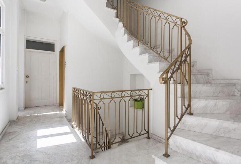 Superior studio with balcony, Concierge Downtown