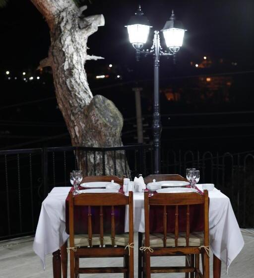 اتاق خانوادگی, Apollon