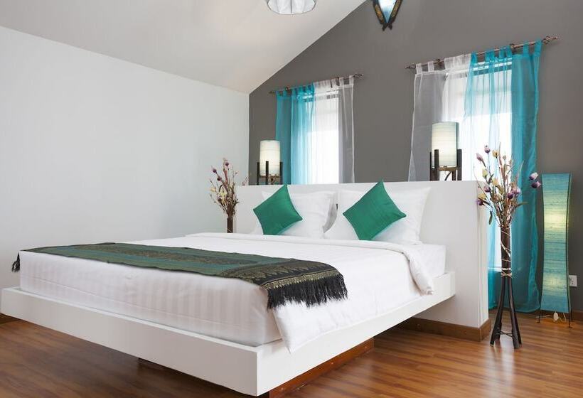 سوییت لوکس, Paris Angkor Boutique