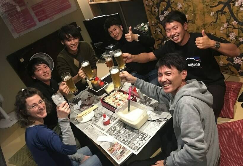 تختخواب در اتاق مشترک, Osaka Guest House Sakura