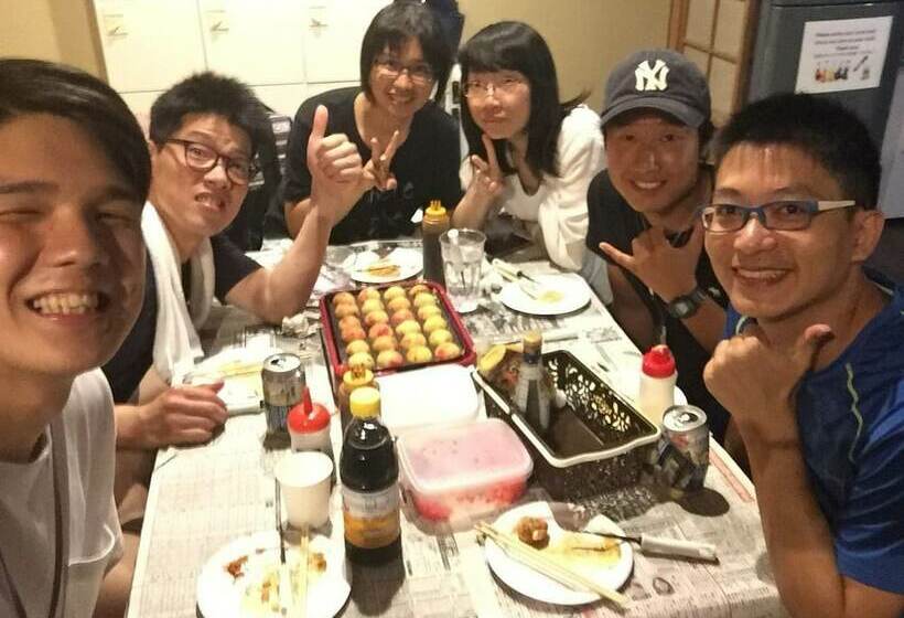 تختخواب در اتاق مشترک, Osaka Guest House Sakura