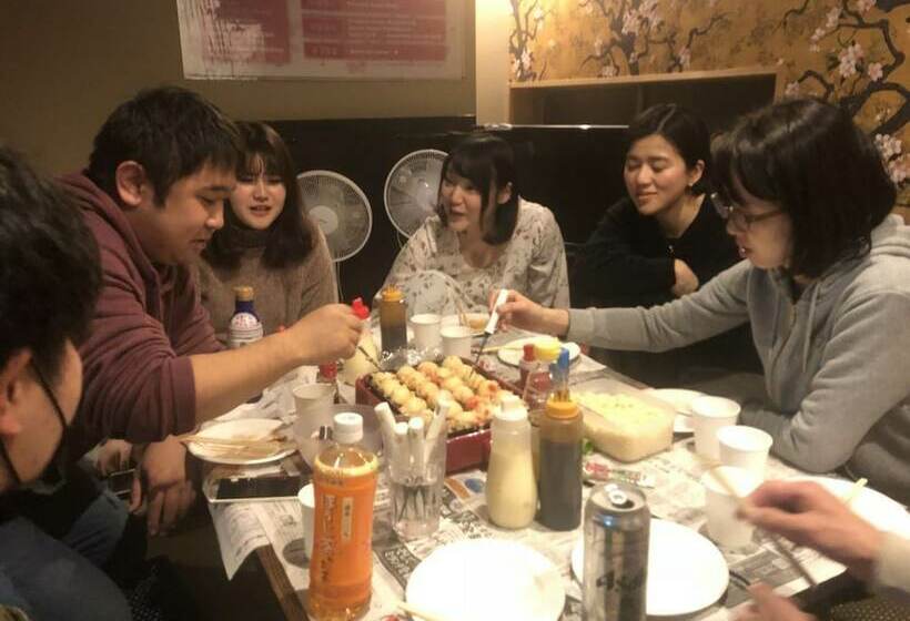 تختخواب در اتاق مشترک, Osaka Guest House Sakura