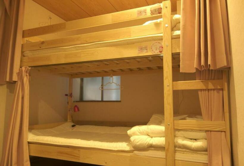 اتاق استاندارد چهار تخته, Osaka Guest House Sakura