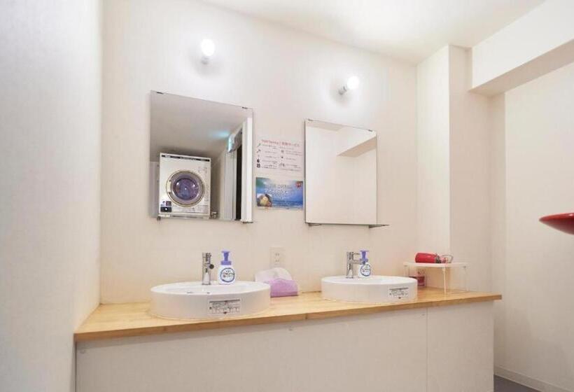 اتاق استاندارد چهار تخته, Osaka Guest House Sakura