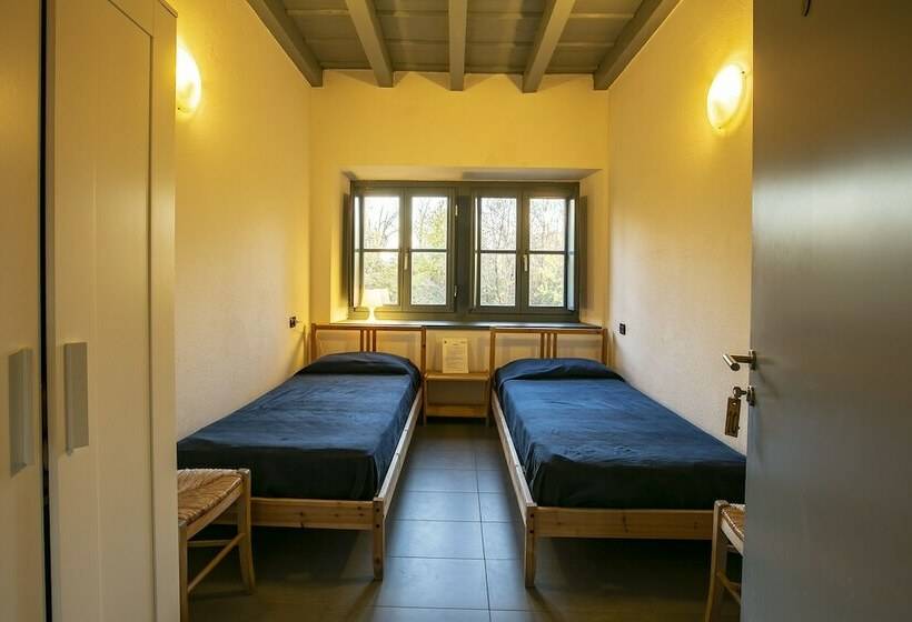 اتاق استاندارد با سرویس بهداشتی مشترک, Ostello Costa Alta