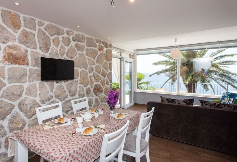 1 Bedroom Apartment with Terrace Sea View, Apartments Villa Mirjana