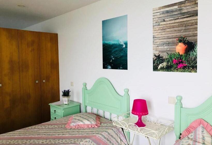 اتاق لوکس با چشم‌انداز استخر, Amare Country House