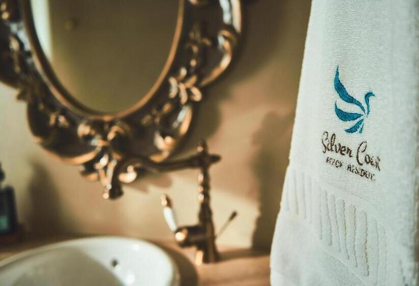 اتاق لوکس با چشم‌انداز دریا, Silver Coast Beach Residence
