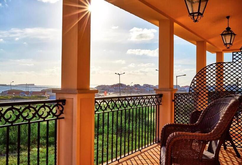 اتاق لوکس با چشم‌انداز دریا, Silver Coast Beach Residence
