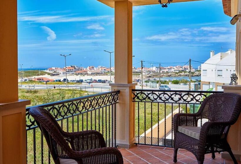 اتاق لوکس با چشم‌انداز دریا, Silver Coast Beach Residence