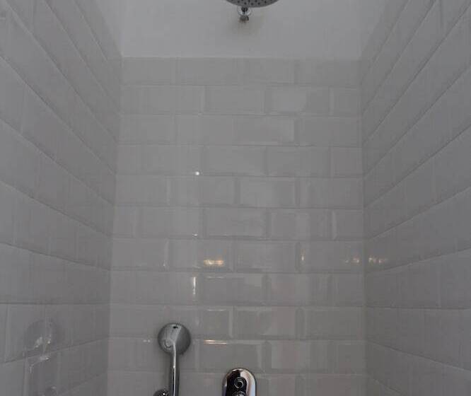 خانه 1 خوابه, Nwt Paradise Urban Hostel