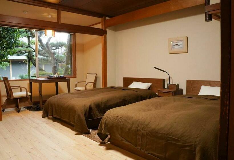 اتاق استاندارد با سرویس بهداشتی مشترک, Ryokan Marumo