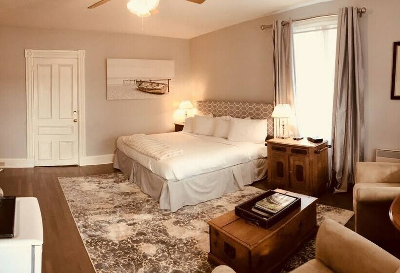 اتاق استاندارد با تخت دوبل و چشم‌انداز دریا, Treadwell Inn
