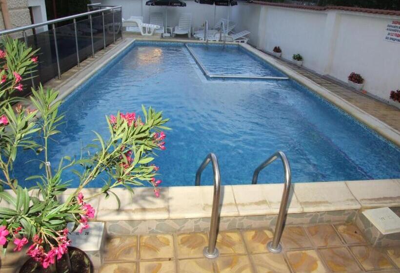 خانه 1 خوابه, Family Hotel Dalia