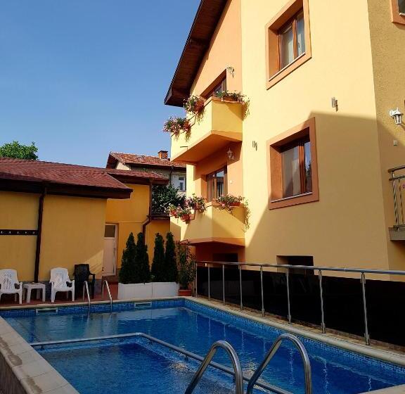 خانه 1 خوابه, Family Hotel Dalia
