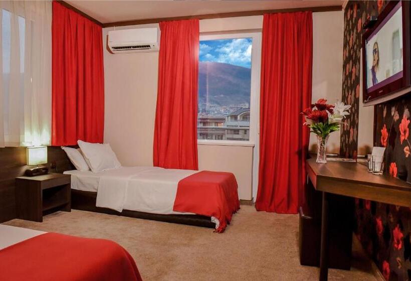 اتاق استاندارد با چشم‌انداز کوهستان, Central Guest Rooms