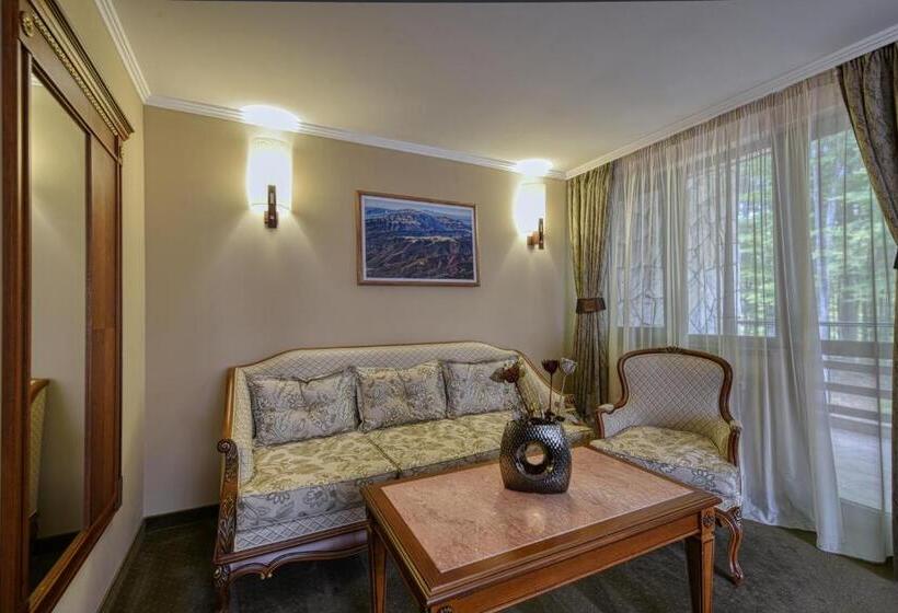 2 Bedroom Suite with Balcony, Edelweiss