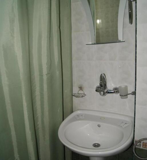 اتاق استاندارد, Fors