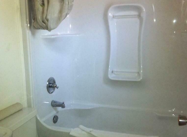 اتاق استاندارد, Superlodge Lloydminster