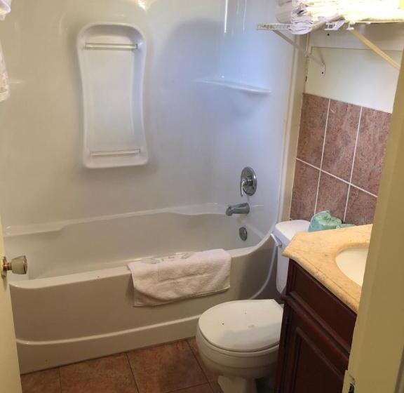 اتاق استاندارد یک نفره, Superlodge Lloydminster