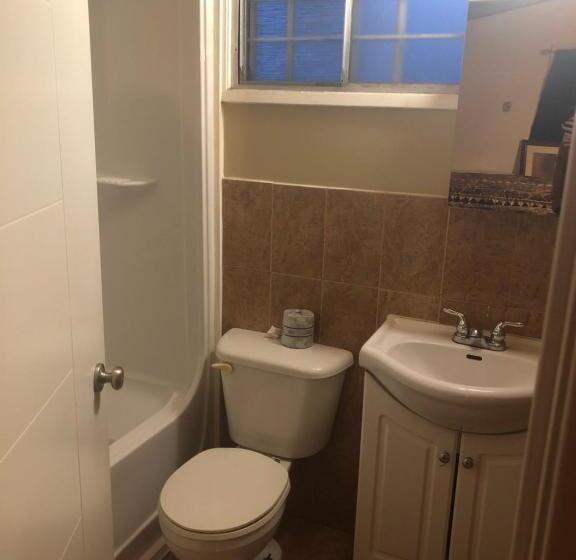 اتاق لوکس, Superlodge Lloydminster