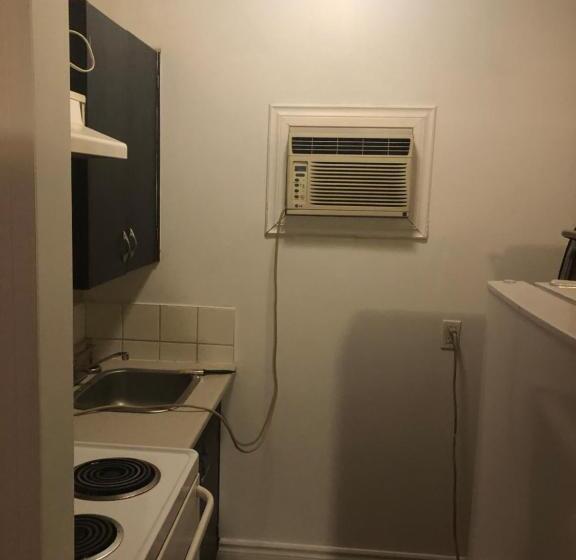 اتاق لوکس, Superlodge Lloydminster