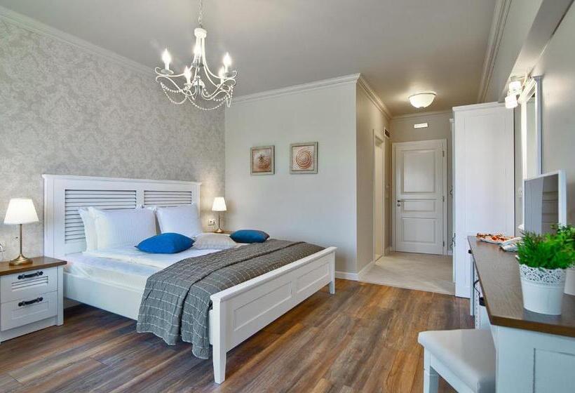 اتاق استاندارد با بالکن و چشم‌انداز دریا, Sunny Castle Hotel   All Inclusive And Free Parking
