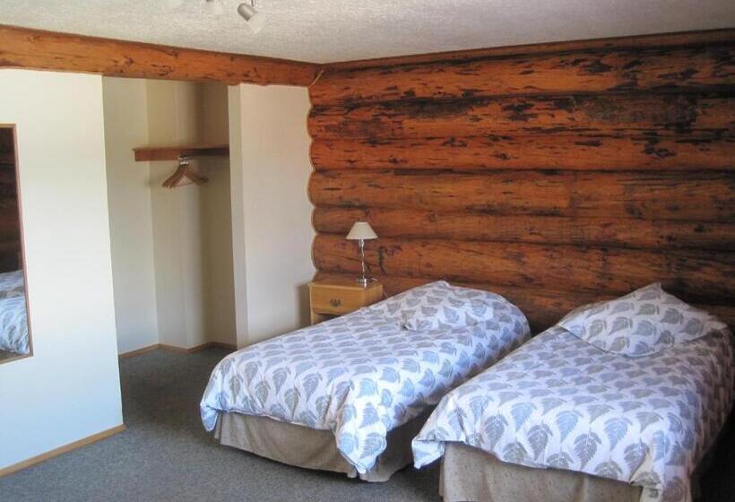 اتاق استاندارد با چشم‌انداز کوهستان, Smithers Driftwood Lodge