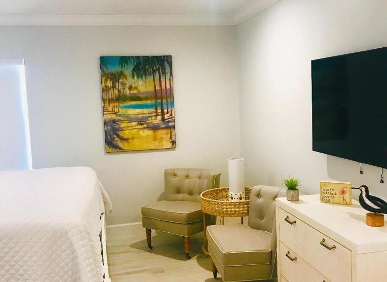 آپارتمان 1 خوابه با چشم‌انداز استخر, Sea Turtle Inn