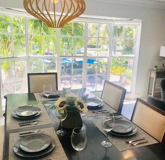 آپارتمان 1 خوابه با چشم‌انداز استخر, Sea Turtle Inn