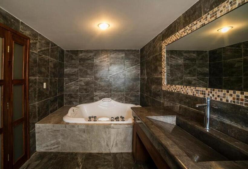 سوئیت با وان آب گرم, Xiadani Restaurante, Temazcal & Spa