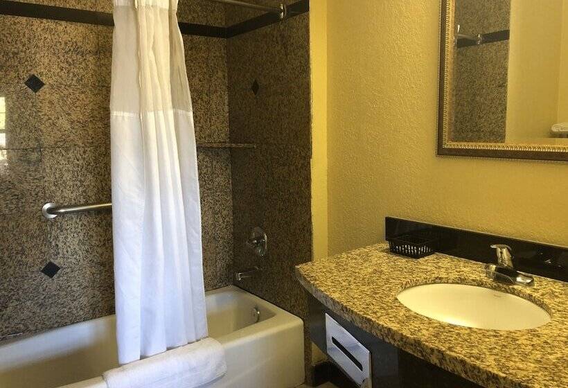 اتاق استاندارد با 2 تخت دوبل, Western Village Inn Newly Renovated