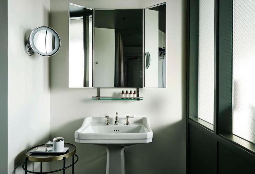 اتاق استاندارد با تخت بزرگ برای معلولان, The Robey, Chicago, A Member Of Design Hotels