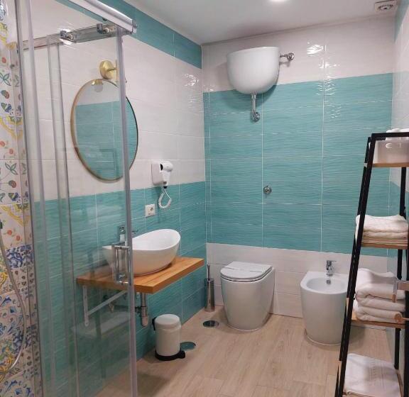 اتاق استاندارد با بالکن, Al Centro