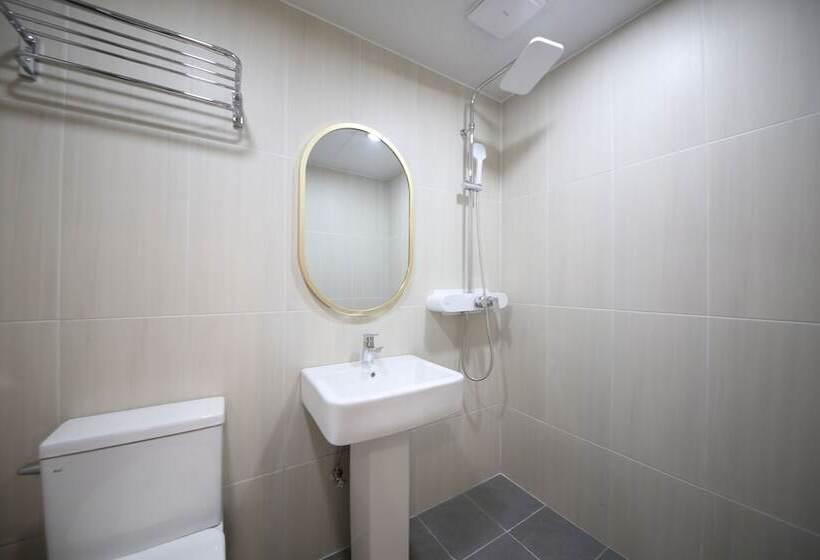 اتاق استاندارد, Calm Rest Hotel Masan
