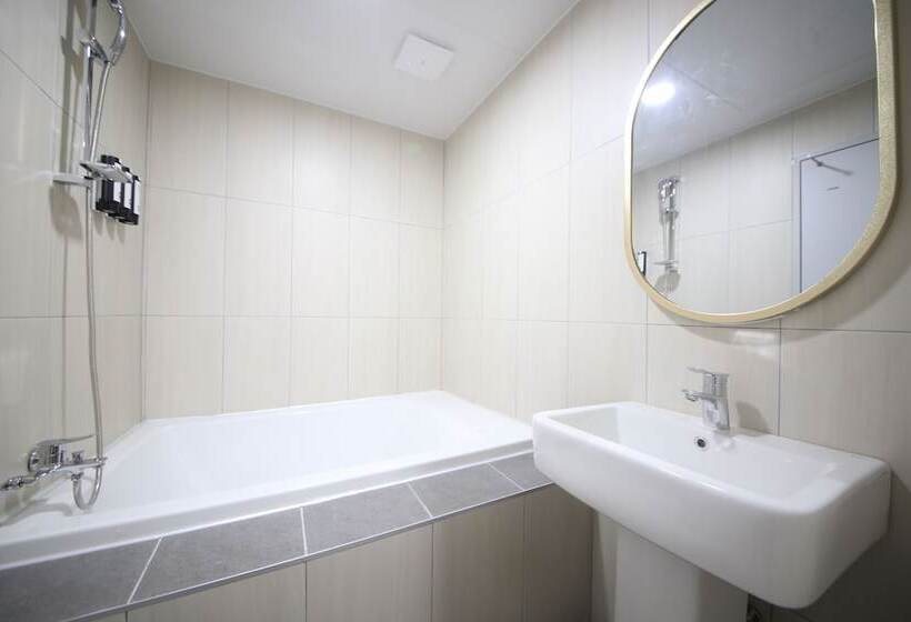 اتاق سوپریور, Calm Rest Hotel Masan